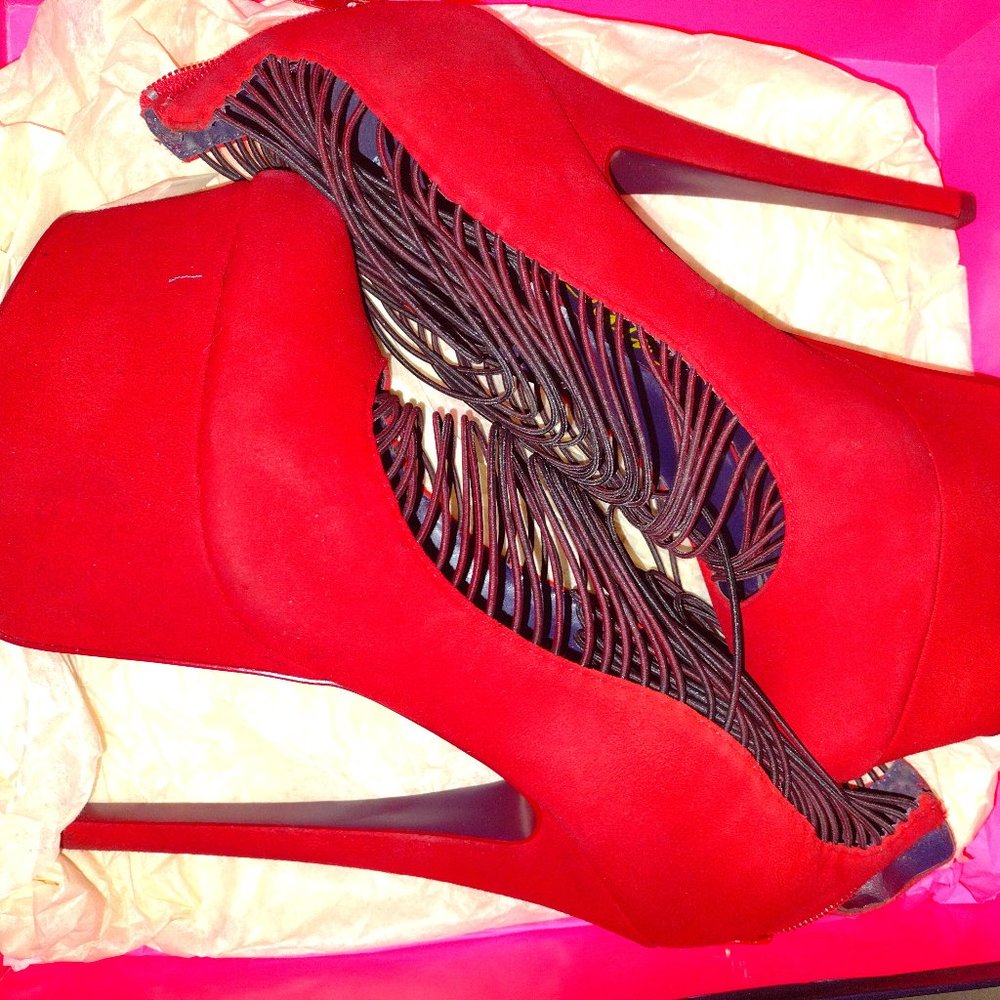 Red LT Cerest Pumps